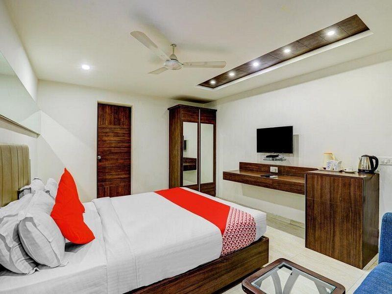 Hotel Skylight Vadodara Eksteriør bilde