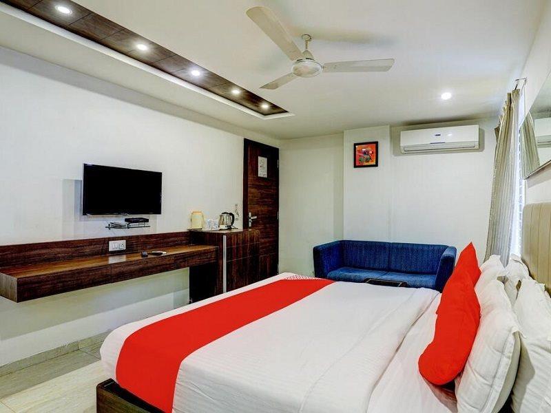 Hotel Skylight Vadodara Eksteriør bilde